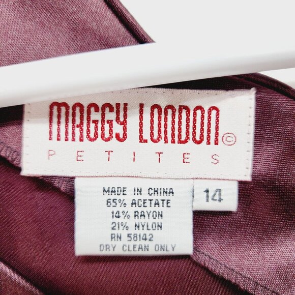 Maggy London Petites Velvet Mid Dress  Burgundy Short Sleeve Scalloped Size 14 - Picture 2 of 11